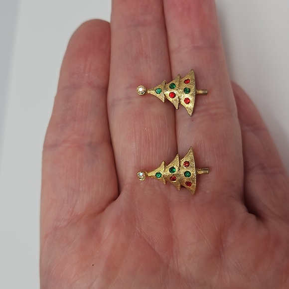 Vintage Gold Tone Christmas Tree Earrings Green Red AB Rhinestones Small Pierced - Picture 2 of 5